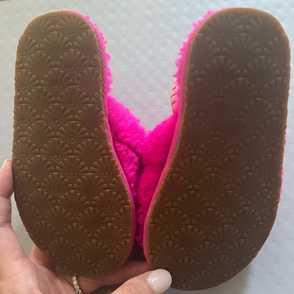 UGG Fluff Yeah Toddler Slippers - Picture 6 of 7